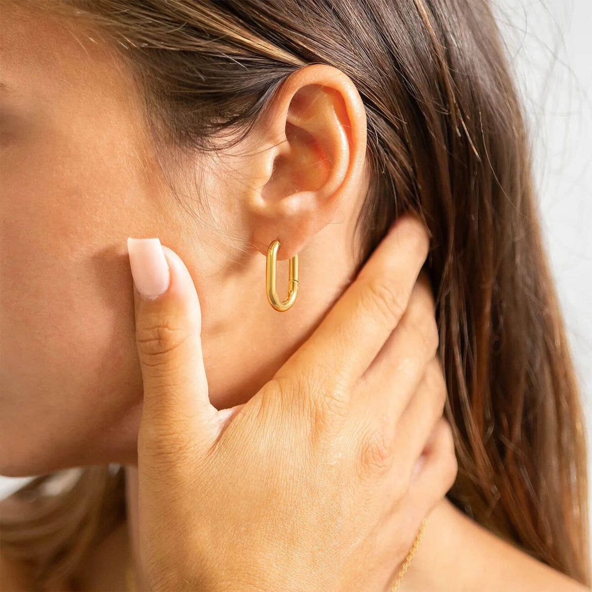 18K Gold PVD Stainless Steel Oval Huggie Earrings: Stainless / 15mm