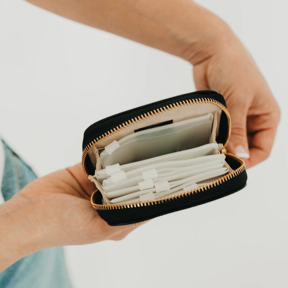 Wanderer Pouch Travel Organizer: Black